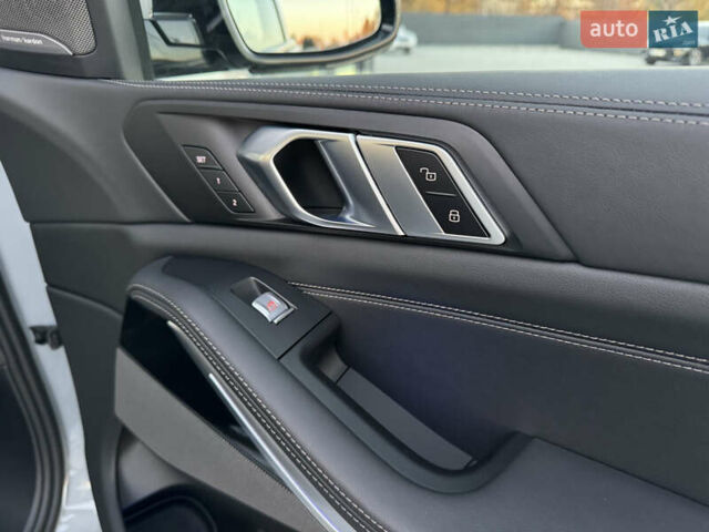 Серый БМВ X7, объемом двигателя 2.99 л и пробегом 86 тыс. км за 119000 $, фото 47 на Automoto.ua