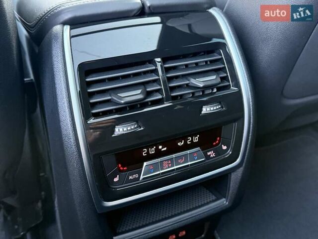 Серый БМВ X7, объемом двигателя 2.99 л и пробегом 99 тыс. км за 110900 $, фото 113 на Automoto.ua