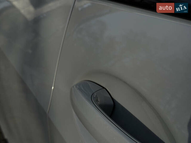 Серый БМВ X7, объемом двигателя 2.99 л и пробегом 82 тыс. км за 119000 $, фото 28 на Automoto.ua