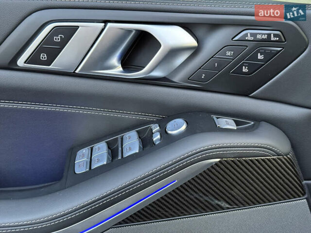 Серый БМВ X7, объемом двигателя 4.4 л и пробегом 9 тыс. км за 115000 $, фото 21 на Automoto.ua