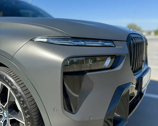 Серый БМВ X7, объемом двигателя 4.39 л и пробегом 34 тыс. км за 139900 $, фото 9 на Automoto.ua