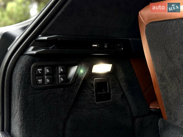 Серый БМВ X7, объемом двигателя 3 л и пробегом 63 тыс. км за 91000 $, фото 103 на Automoto.ua