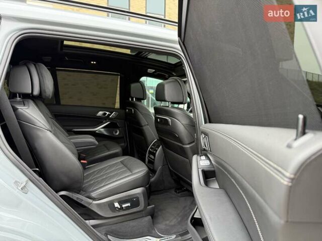 Серый БМВ X7, объемом двигателя 3 л и пробегом 16 тыс. км за 112800 $, фото 71 на Automoto.ua