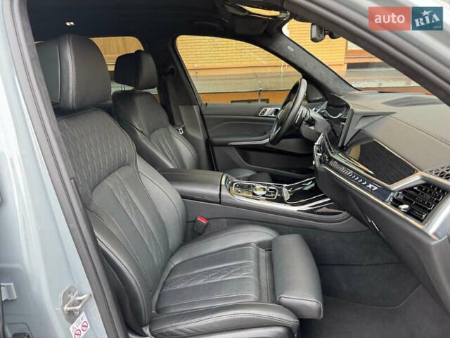 Серый БМВ X7, объемом двигателя 2.99 л и пробегом 81 тыс. км за 122000 $, фото 9 на Automoto.ua