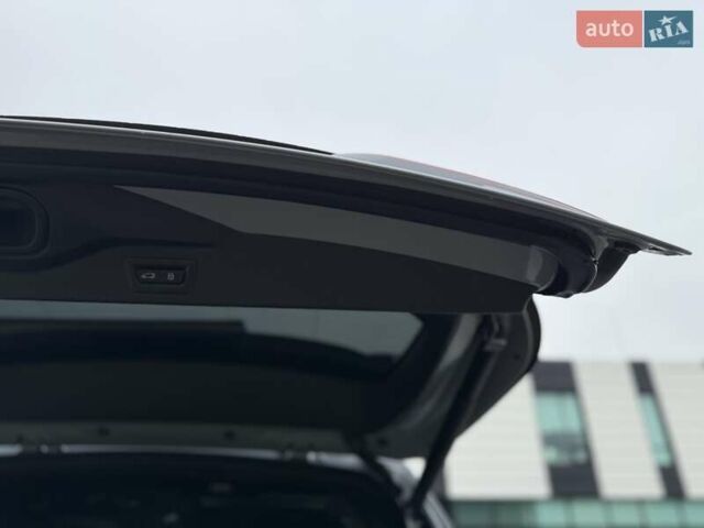 Серый БМВ X7, объемом двигателя 3 л и пробегом 16 тыс. км за 108800 $, фото 30 на Automoto.ua