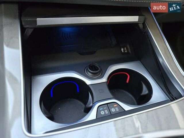 Серый БМВ X7, объемом двигателя 4.4 л и пробегом 70 тыс. км за 134999 $, фото 19 на Automoto.ua