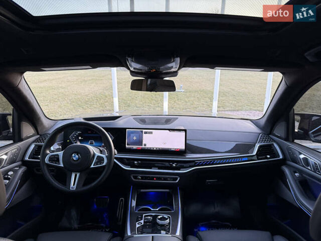 Серый БМВ X7, объемом двигателя 4.4 л и пробегом 9 тыс. км за 115000 $, фото 14 на Automoto.ua