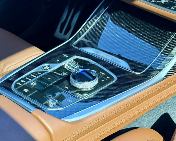 Серый БМВ X7, объемом двигателя 4.39 л и пробегом 34 тыс. км за 139900 $, фото 39 на Automoto.ua