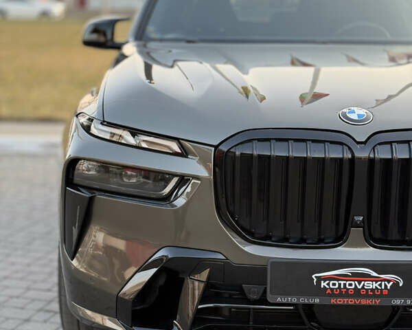 Серый БМВ X7, объемом двигателя 4.4 л и пробегом 9 тыс. км за 115000 $, фото 4 на Automoto.ua