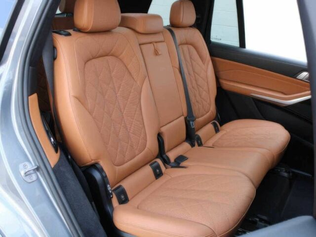 Серый БМВ X7, объемом двигателя 3 л и пробегом 18 тыс. км за 66000 $, фото 11 на Automoto.ua