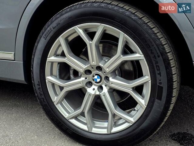 Серый БМВ X7, объемом двигателя 3 л и пробегом 63 тыс. км за 91000 $, фото 22 на Automoto.ua