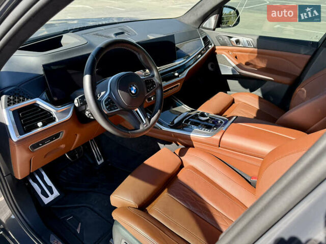 Серый БМВ X7, объемом двигателя 4.39 л и пробегом 34 тыс. км за 139900 $, фото 16 на Automoto.ua