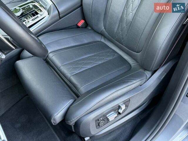 Серый БМВ X7, объемом двигателя 2.99 л и пробегом 99 тыс. км за 110900 $, фото 44 на Automoto.ua