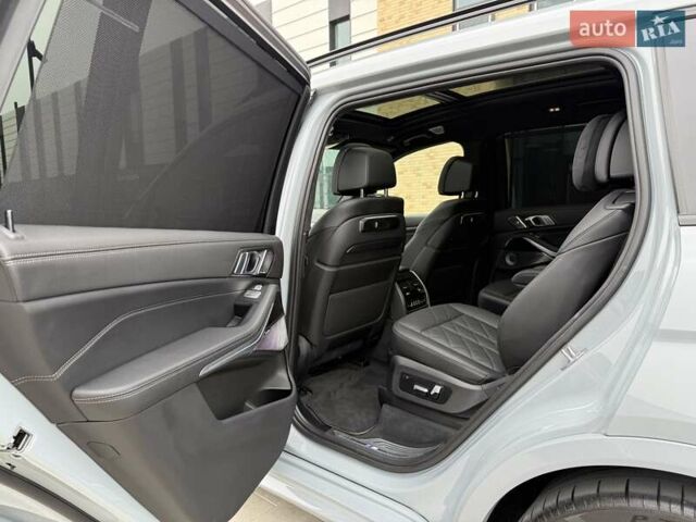 Серый БМВ X7, объемом двигателя 3 л и пробегом 16 тыс. км за 112800 $, фото 67 на Automoto.ua