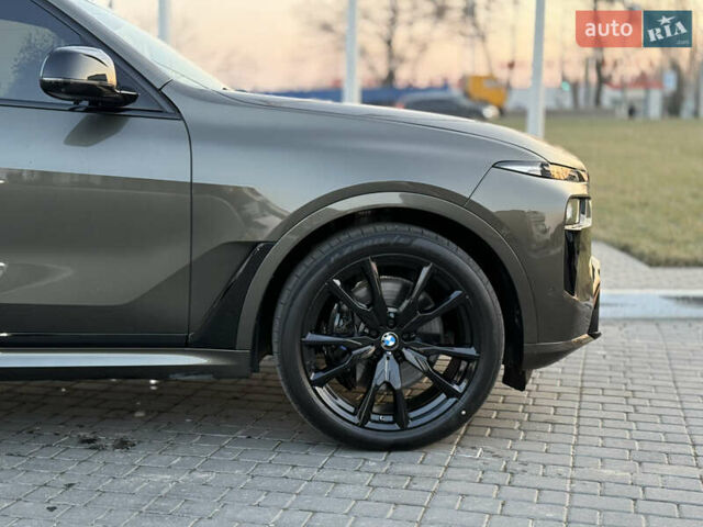 Серый БМВ X7, объемом двигателя 4.4 л и пробегом 9 тыс. км за 115000 $, фото 24 на Automoto.ua