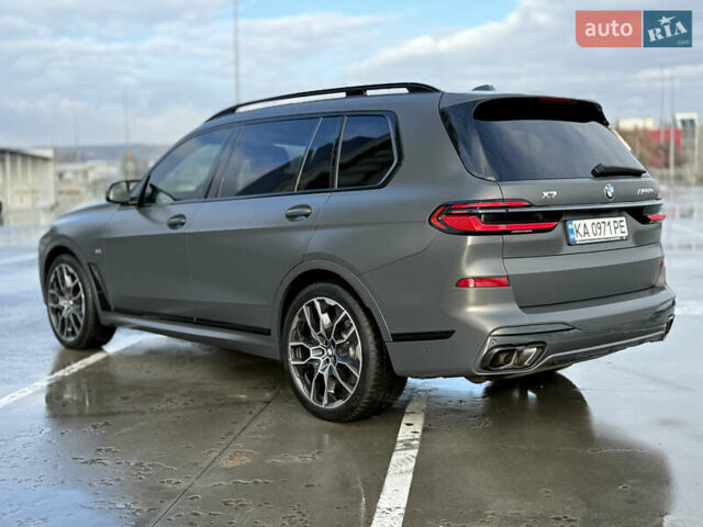 Серый БМВ X7, объемом двигателя 4.39 л и пробегом 45 тыс. км за 139900 $, фото 4 на Automoto.ua