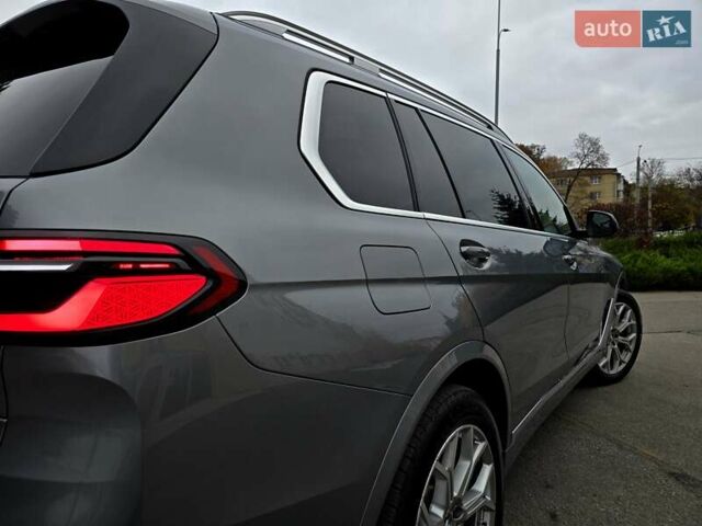 Серый БМВ X7, объемом двигателя 3 л и пробегом 63 тыс. км за 91000 $, фото 110 на Automoto.ua