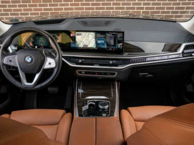 Серый БМВ X7, объемом двигателя 3 л и пробегом 25 тыс. км за 50000 $, фото 6 на Automoto.ua