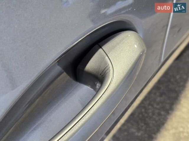 Серый БМВ X7, объемом двигателя 4.4 л и пробегом 70 тыс. км за 134999 $, фото 29 на Automoto.ua