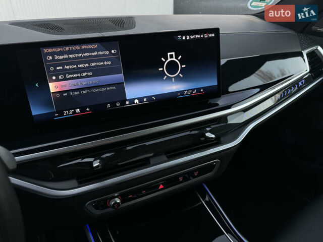 Серый БМВ X7, объемом двигателя 2.99 л и пробегом 86 тыс. км за 119000 $, фото 18 на Automoto.ua