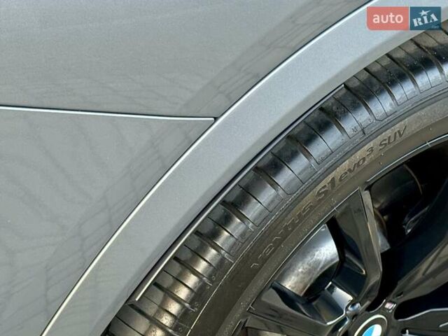 Серый БМВ X7, объемом двигателя 2.99 л и пробегом 99 тыс. км за 110900 $, фото 143 на Automoto.ua