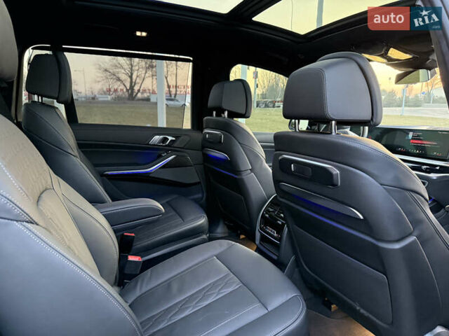 Серый БМВ X7, объемом двигателя 4.4 л и пробегом 9 тыс. км за 115000 $, фото 33 на Automoto.ua