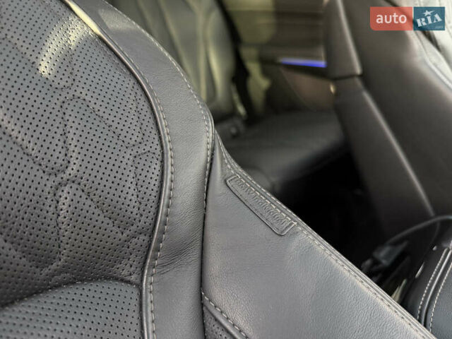 Серый БМВ X7, объемом двигателя 2.99 л и пробегом 82 тыс. км за 119000 $, фото 53 на Automoto.ua