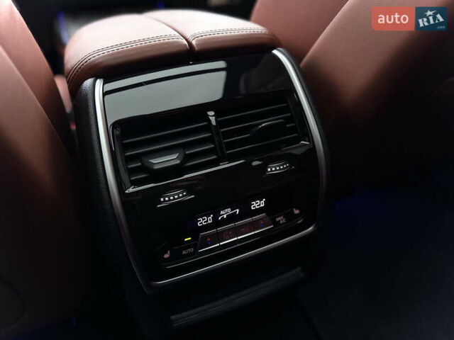 Серый БМВ X7, объемом двигателя 3 л и пробегом 63 тыс. км за 91000 $, фото 92 на Automoto.ua