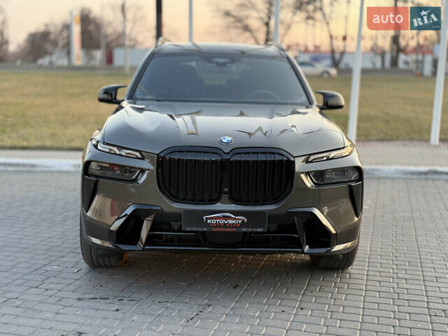 Серый БМВ X7, объемом двигателя 4.4 л и пробегом 9 тыс. км за 115000 $, фото 3 на Automoto.ua