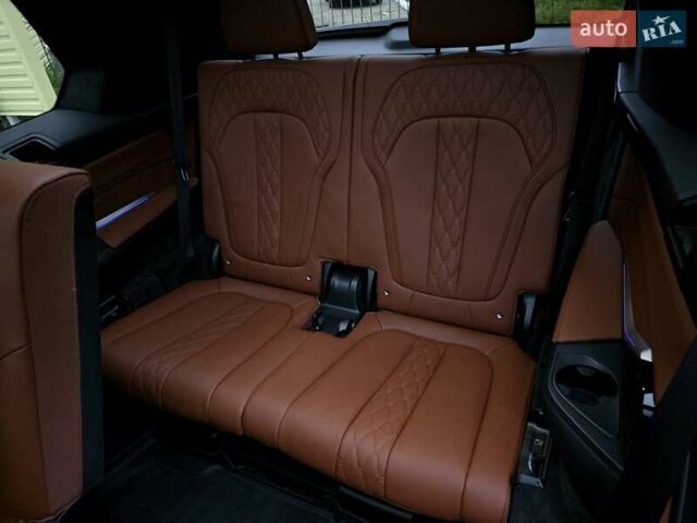 Серый БМВ X7, объемом двигателя 3 л и пробегом 63 тыс. км за 91000 $, фото 90 на Automoto.ua