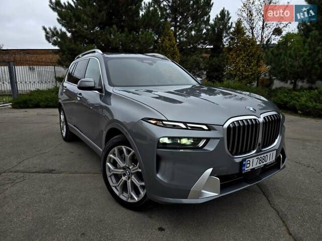 Серый БМВ X7, объемом двигателя 3 л и пробегом 63 тыс. км за 91000 $, фото 3 на Automoto.ua