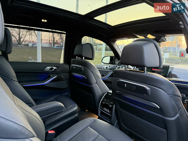 Серый БМВ X7, объемом двигателя 4.4 л и пробегом 9 тыс. км за 115000 $, фото 36 на Automoto.ua