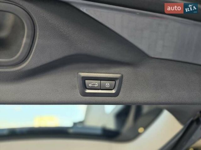 Серый БМВ X7, объемом двигателя 4.4 л и пробегом 70 тыс. км за 134999 $, фото 31 на Automoto.ua