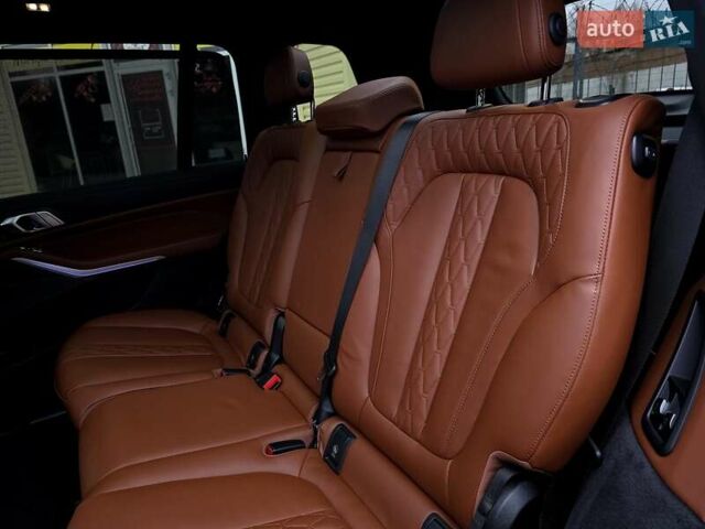 Серый БМВ X7, объемом двигателя 3 л и пробегом 63 тыс. км за 91000 $, фото 85 на Automoto.ua