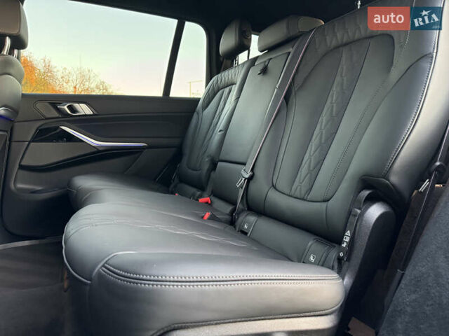 Серый БМВ X7, объемом двигателя 2.99 л и пробегом 86 тыс. км за 119000 $, фото 33 на Automoto.ua