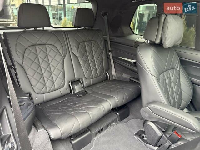 Серый БМВ X7, объемом двигателя 3 л и пробегом 16 тыс. км за 112800 $, фото 78 на Automoto.ua