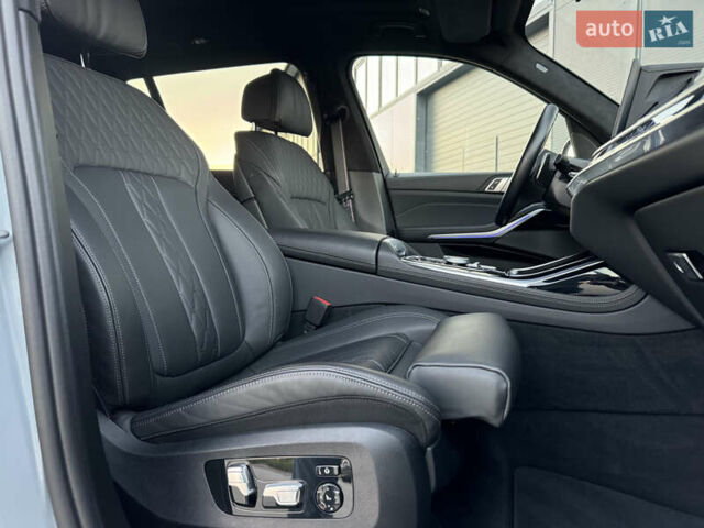 Серый БМВ X7, объемом двигателя 2.99 л и пробегом 86 тыс. км за 119000 $, фото 45 на Automoto.ua