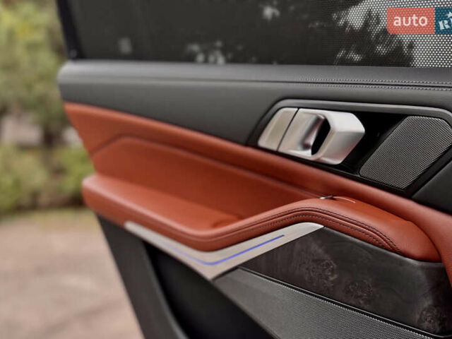 Серый БМВ X7, объемом двигателя 3 л и пробегом 63 тыс. км за 91000 $, фото 106 на Automoto.ua