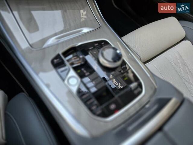 Серый БМВ X7, объемом двигателя 4.4 л и пробегом 70 тыс. км за 134999 $, фото 18 на Automoto.ua