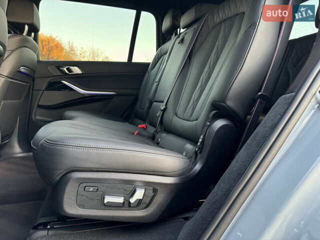 Серый БМВ X7, объемом двигателя 2.99 л и пробегом 86 тыс. км за 119000 $, фото 34 на Automoto.ua