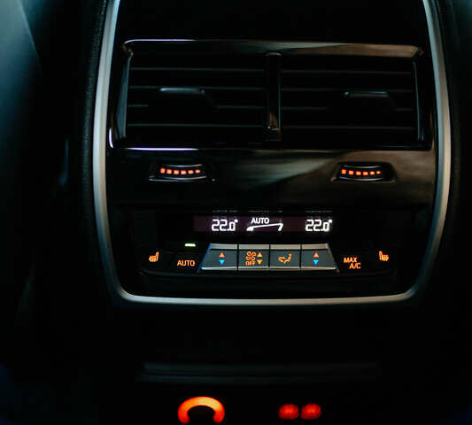 Сірий БМВ X7, об'ємом двигуна 3 л та пробігом 98 тис. км за 115000 $, фото 115 на Automoto.ua