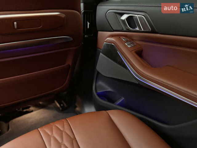 Серый БМВ X7, объемом двигателя 3 л и пробегом 63 тыс. км за 91000 $, фото 31 на Automoto.ua