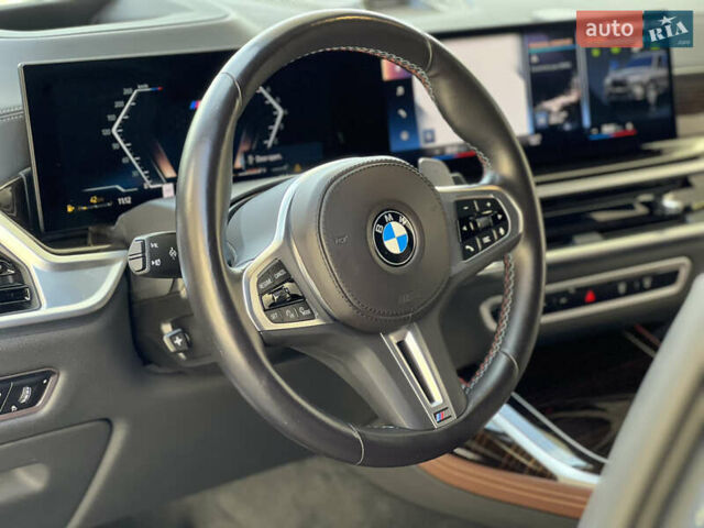 Серый БМВ X7, объемом двигателя 4.39 л и пробегом 35 тыс. км за 115500 $, фото 26 на Automoto.ua