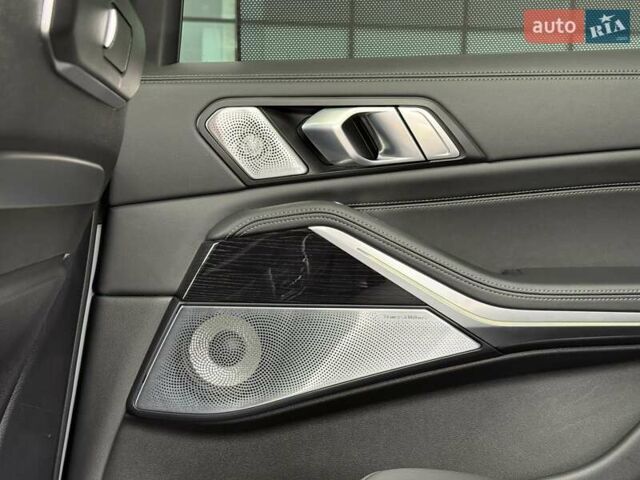 Серый БМВ X7, объемом двигателя 3 л и пробегом 16 тыс. км за 112800 $, фото 73 на Automoto.ua