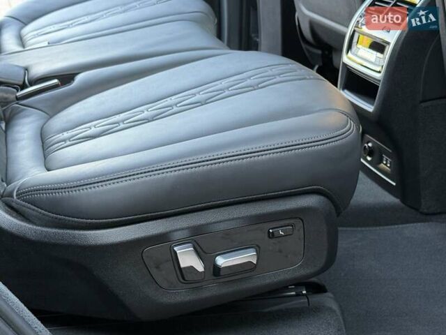 Серый БМВ X7, объемом двигателя 2.99 л и пробегом 99 тыс. км за 110900 $, фото 69 на Automoto.ua