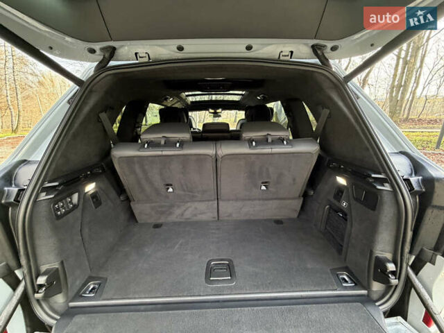 Серый БМВ X7, объемом двигателя 2.99 л и пробегом 82 тыс. км за 119000 $, фото 40 на Automoto.ua