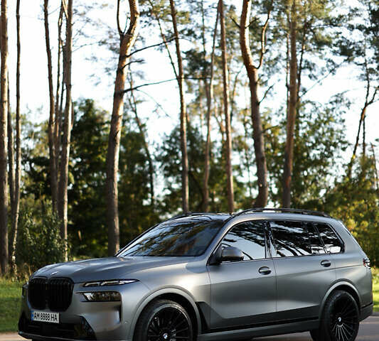 Серый БМВ X7, объемом двигателя 3 л и пробегом 8 тыс. км за 101000 $, фото 2 на Automoto.ua