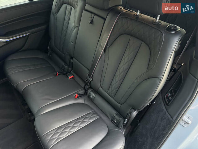 Серый БМВ X7, объемом двигателя 2.99 л и пробегом 86 тыс. км за 119000 $, фото 36 на Automoto.ua