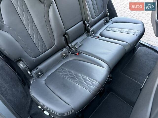 Серый БМВ X7, объемом двигателя 2.99 л и пробегом 99 тыс. км за 110900 $, фото 76 на Automoto.ua