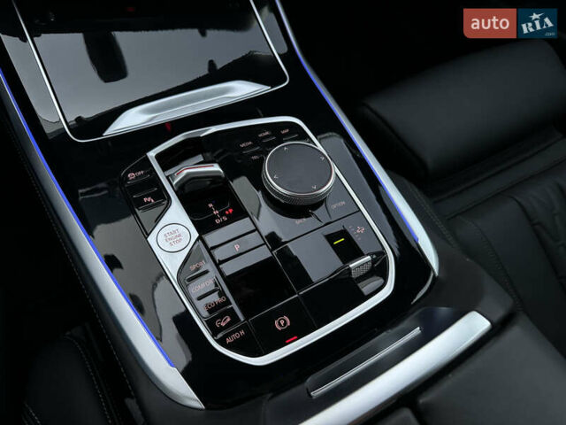 Серый БМВ X7, объемом двигателя 2.99 л и пробегом 86 тыс. км за 119000 $, фото 14 на Automoto.ua